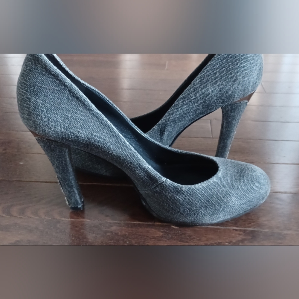 BCBGMaxAzria Tory gray tweed platform pumps